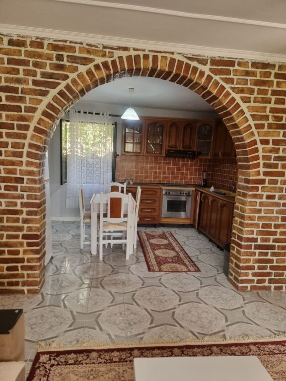 Affittasi casa privata + cortile + parcheggio a Ali Dem F  ID 5518