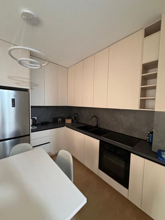 APARTAMENT 2+1 PER QERA TEK RRUGA MINE PEZA