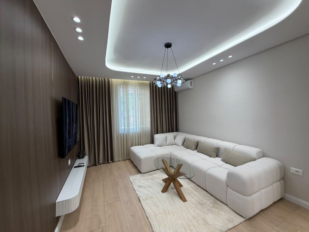 Apartament 1+1 per shitje tek Petro Nini.