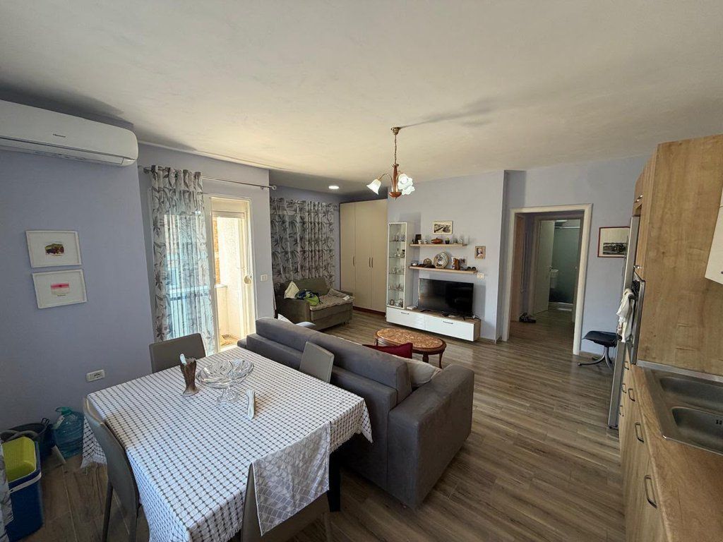 SHITET APARTAMENT 1+1 – SHKËMBI I KAVAJËS