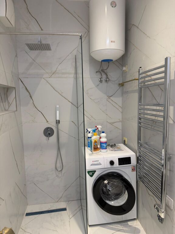 Qera | Apartament 2 + 1+2+Post Parkimi | Rruga 5 Maji | 850 €/muaj
