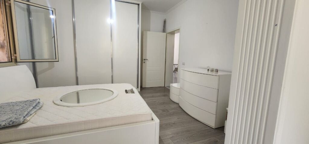 Apartament 2+1 me qira tek Globe Rrg e Kavajes