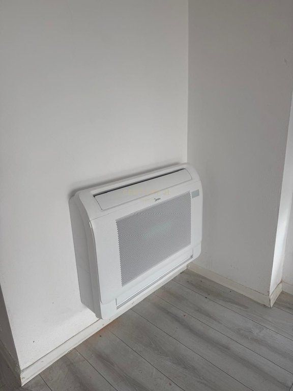 Apartament /Zyre 2+1+2 per qira Bulevardi i Ri , Kompleksi Ndregjoni
