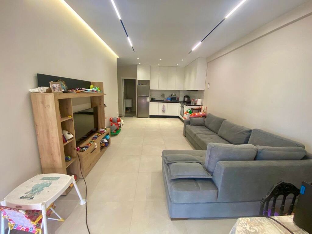 🏠 QERA Apartament 1+1 📍 Rruga “5-Maji”, Prane Concord ✨