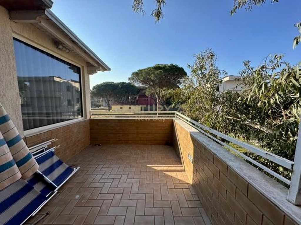 Shitet Apartament 2+1+2 , zona Mali Robit.