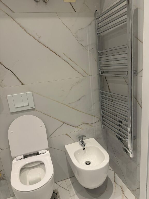 Qera | Apartament 2 + 1+2+Post Parkimi | Rruga 5 Maji | 850 €/muaj
