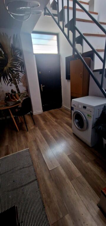 Duplex per qera te rruga e Barrikadave