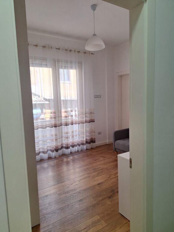 Super ap 2+1 tek rruga elbasanit ( ambasada amerikane )