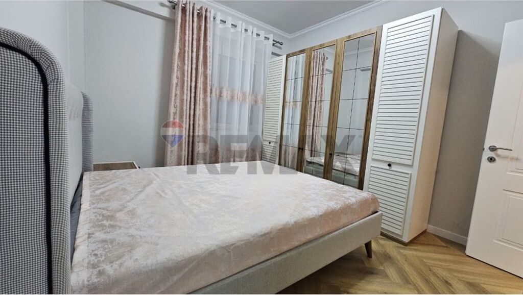 Apartament 1+1 me qira te rruga e Barrikadave