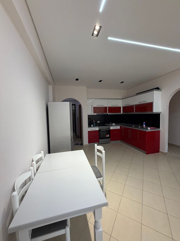 Apartament me qera 2+2+1 ne Sarande