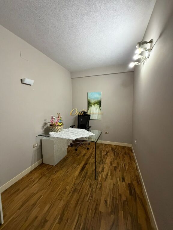 VIA FERIT XHAJKO, CLINICA ESTETICA E CENTRO MASSAGGI IN AFFITTO