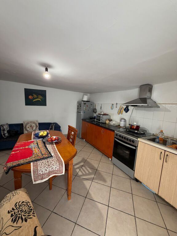 🏡 JEPET ME QIRA SHTËPI PRIVATE 2+1 – RRUGA KUMINI, DURRËS
