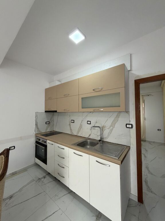 Affittasi 1+1 Primo piano di una casa privata