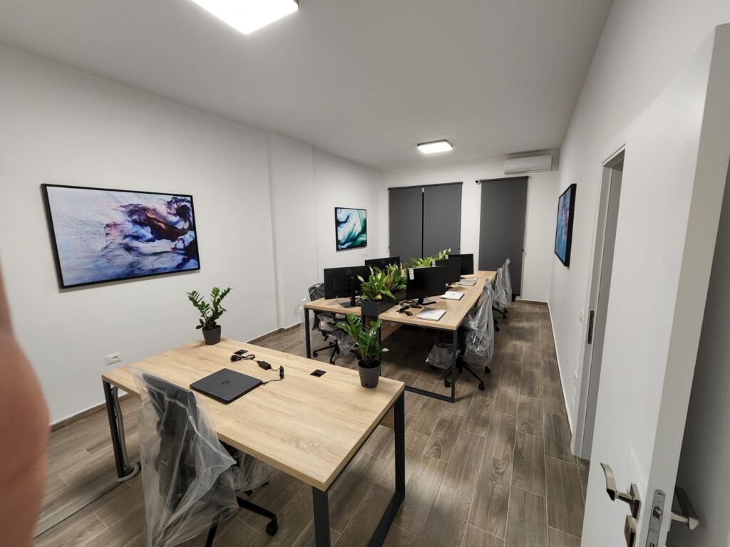 ✨ Jepet Zyrë me qira 2+1 te Kompleksi Square 21 ✨