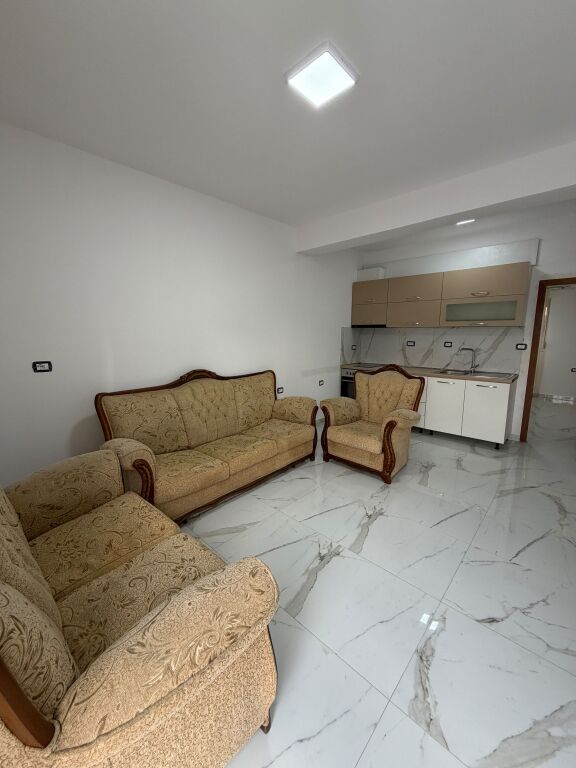 Affittasi 1+1 Primo piano di una casa privata