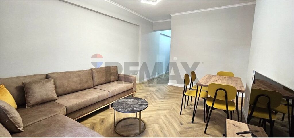 Apartament 1+1 me qira te rruga e Barrikadave