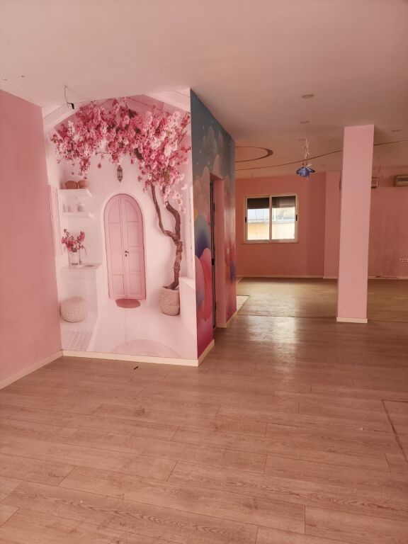 BUSINESS PREMISES FOR RENT
