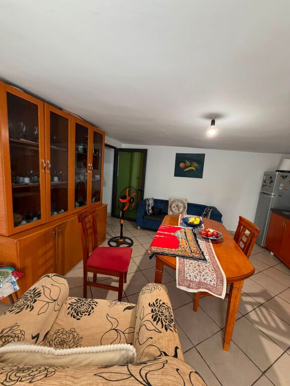 🏡 JEPET ME QIRA SHTËPI PRIVATE 2+1 – RRUGA KUMINI, DURRËS