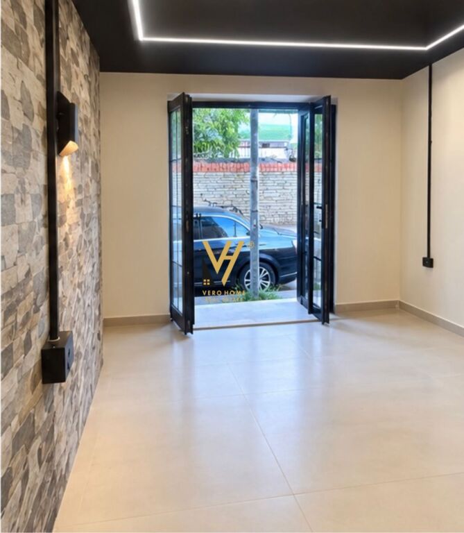 LOCALE COMMERCIALE 86 M2 IN AFFITTO A VASIL SHANTO 100.000 LEKE