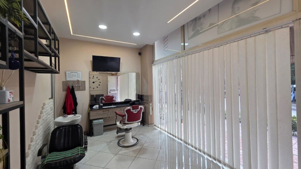 💈 FULLY EQUIPPED BARBERSHOP FOR RENT – VLORË 💈