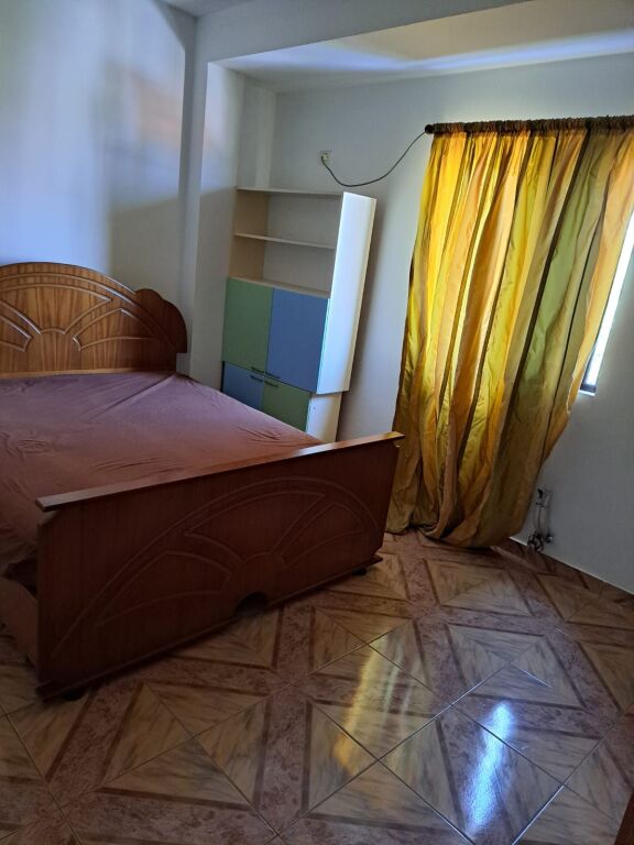 Jepet Apartament me Qera – Sauku i Vjetër, Tiranë. 35000Leke/muaj