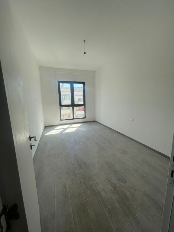 ✨ Jepet Zyrë me qira 2+1 te Kompleksi Square 21 ✨