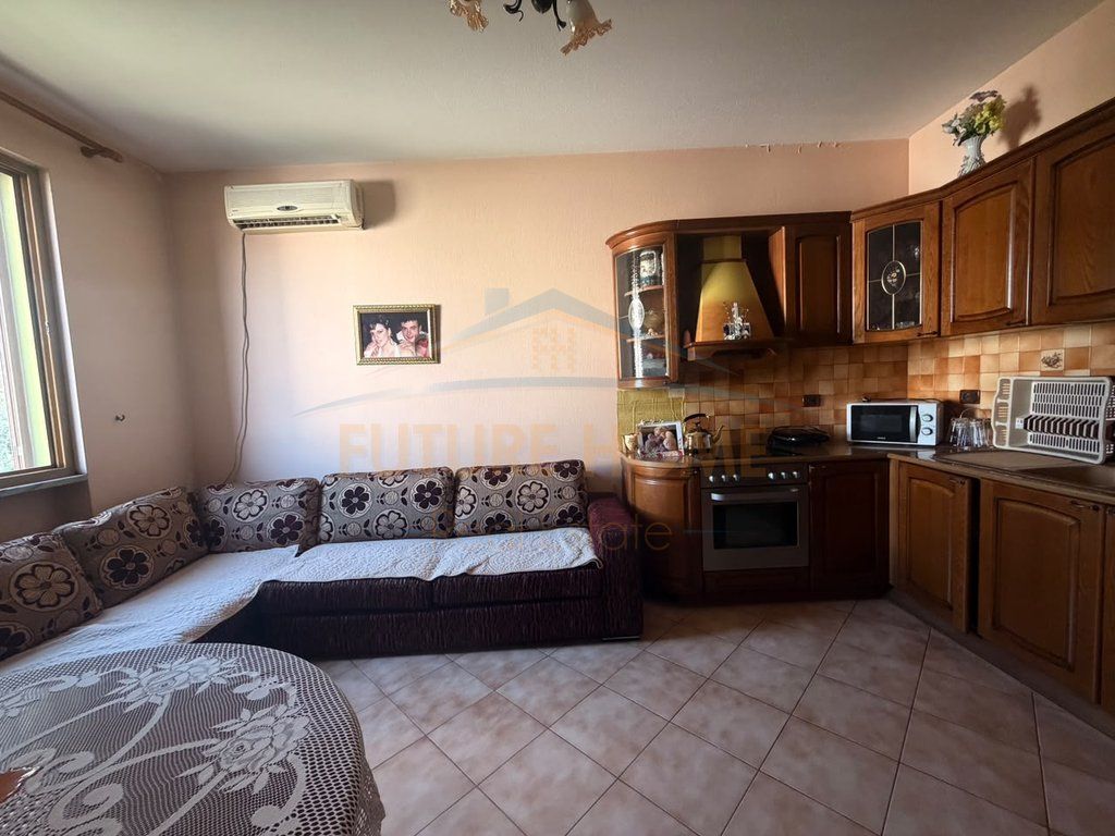 Qera, Vilë , Selite e vogel, Tirane