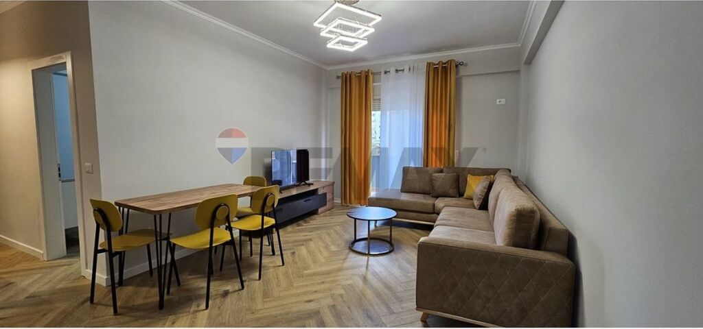 Apartament 1+1 me qira te rruga e Barrikadave