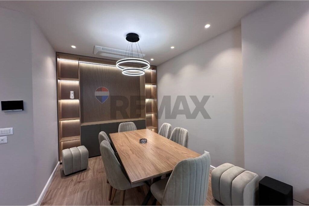 Apartament 2+1 plus post parkimi tek Lake View