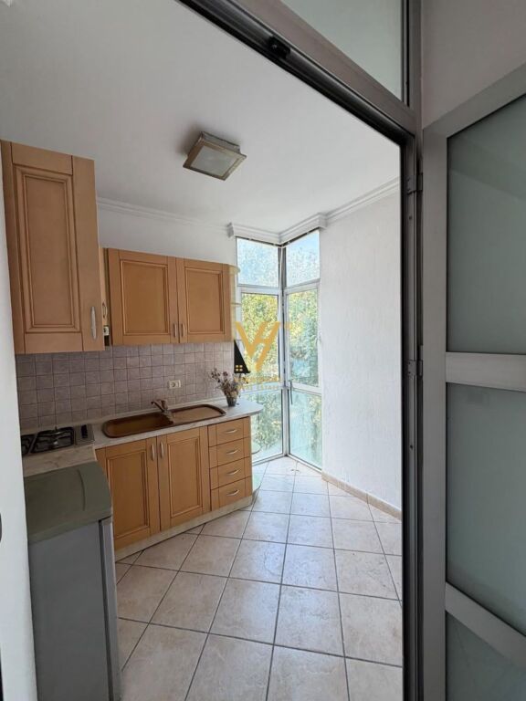 OFFICE 118 M2 FOR RENT AT ISHA EKSPOZITA 100,000 LEKE