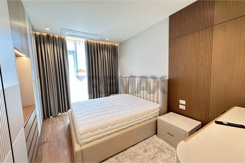 Apartament 2+1 plus post parkimi tek Lake View