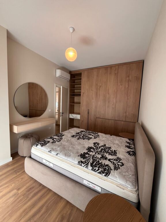 Me Qera: 1+1 📍Bulevardi i Ri (Quartum Residence - Perball SPAK) - 70,000 Leke/Muaj || Pallat V.2026 - K.2 - Or: JUG🌞 - SP.80m² | E Pabanuar me Pare✨