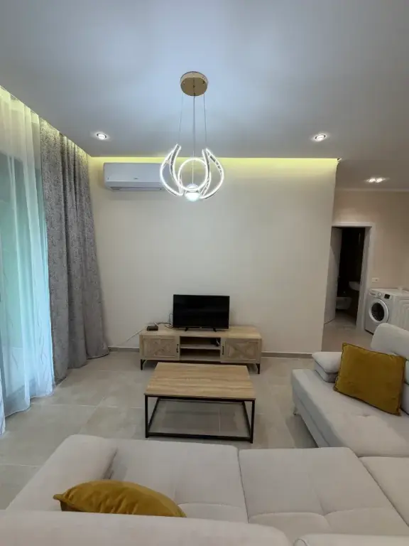 Qera | Apartament 1 + 1+ Bllk | 5 Maji | 520 €/muaj