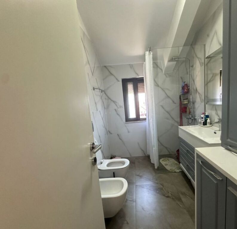 Jepet me qera apartamenti 2+1