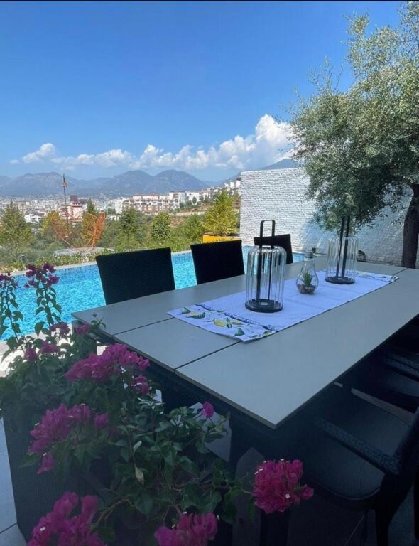 Apartament luksoz 3+1 me qera në Kodra e Diellit, Tiranë – 2,200€