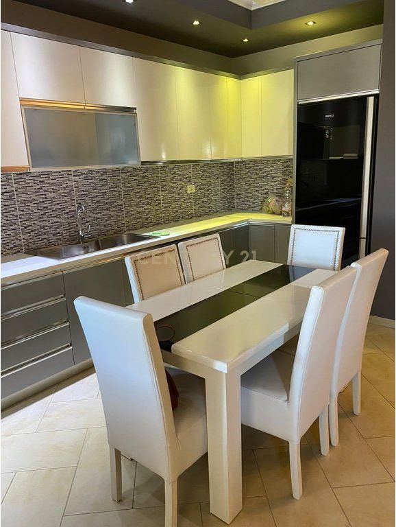 Apartament 2+1+2 📍 Shkoze