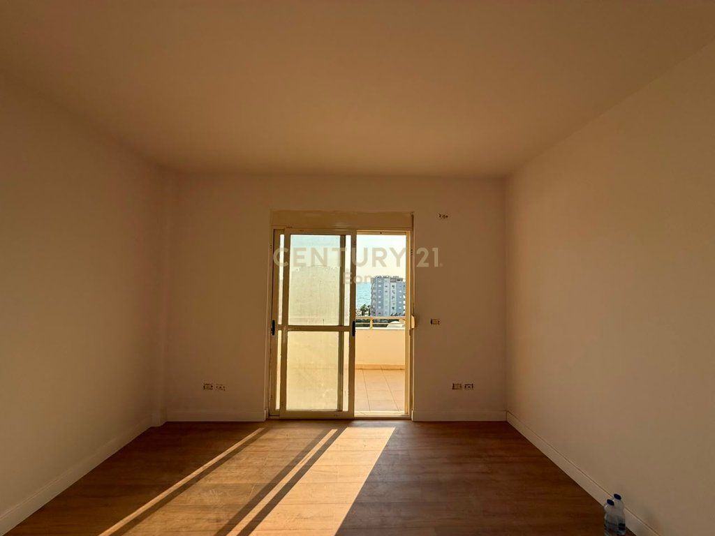 Shitet Apartament 1+1 me Pamje Deti – Shkëmbi i Kavajës - Çmimi: 73,000 €