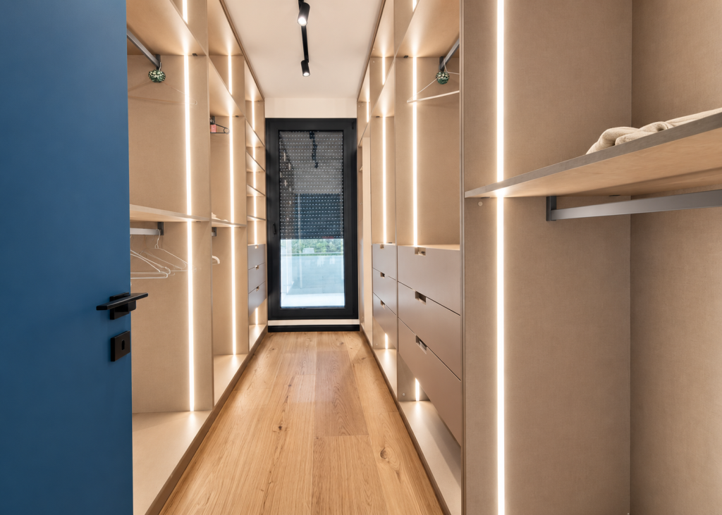 APARTMENT 3+1+2 With VERANDA +2 PARKING SPOTS FOR RENT In TEG