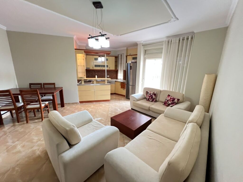 Apartament Me Qera 2+1 Tek Tregu Elektrik (ID B2202101) Tirane