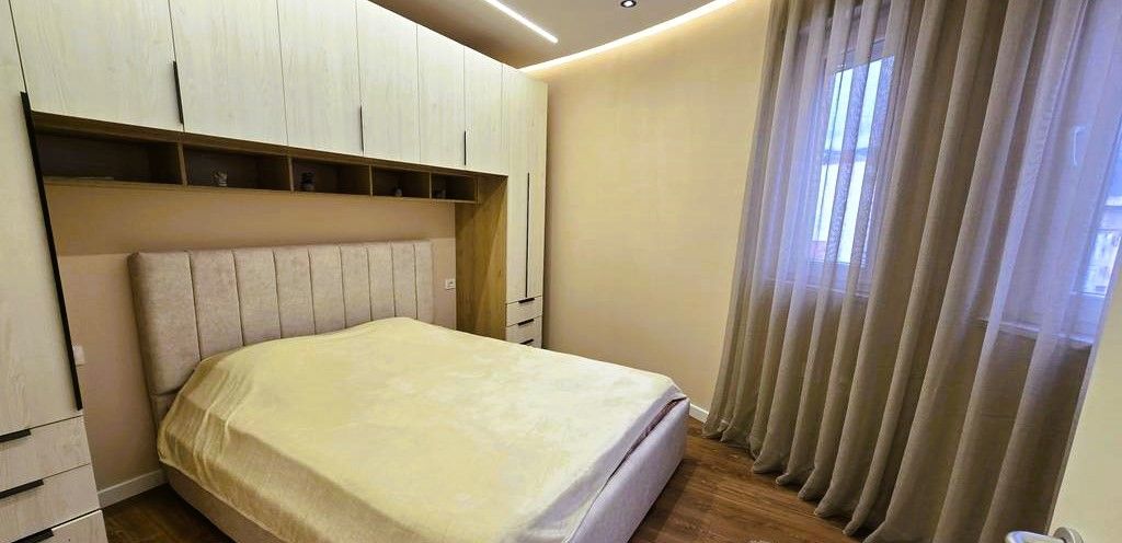 apartament 1+1 me qera tek Donika Center, rr e Durrsit