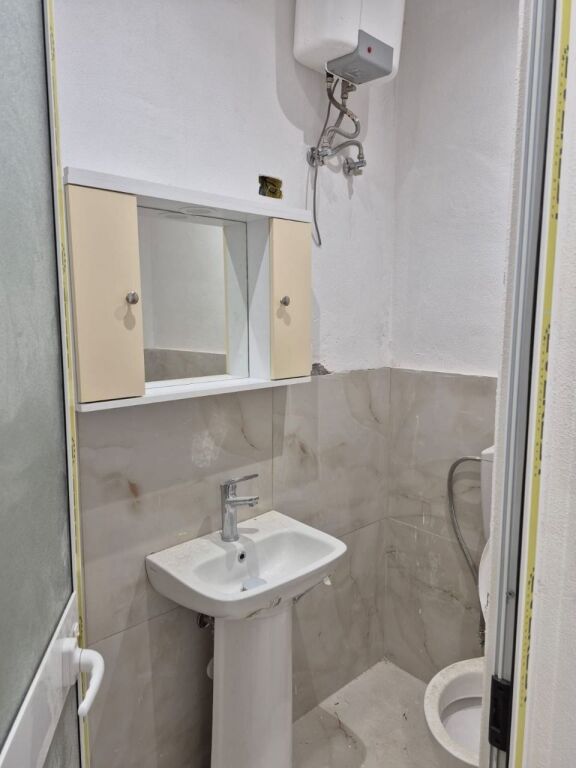 DUPLEX 260,000 LEKE VIA JORDAN MISJA