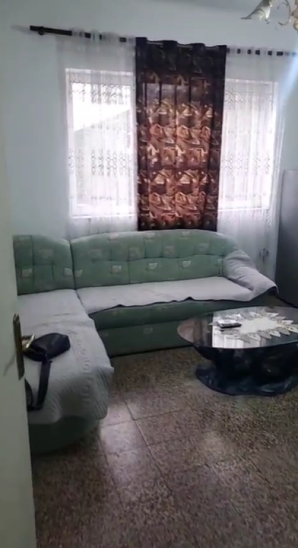Apartament 2+1 me Qira te Medreseja Tirane