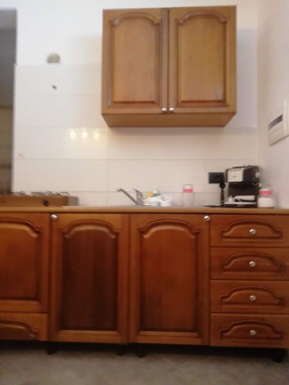 🏡🌊 JEPET KATI I PARE I NJE VILE 3+1 ME QIRA NË PLAZH TEUTA – DURRËS!