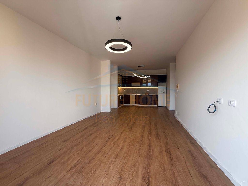 Shitet Apartament 2+1+2, Unaza e Re