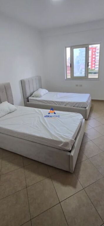AFFITTASI APPARTAMENTO 3+1+BALCONE " DON BOSCO " 750 EURO