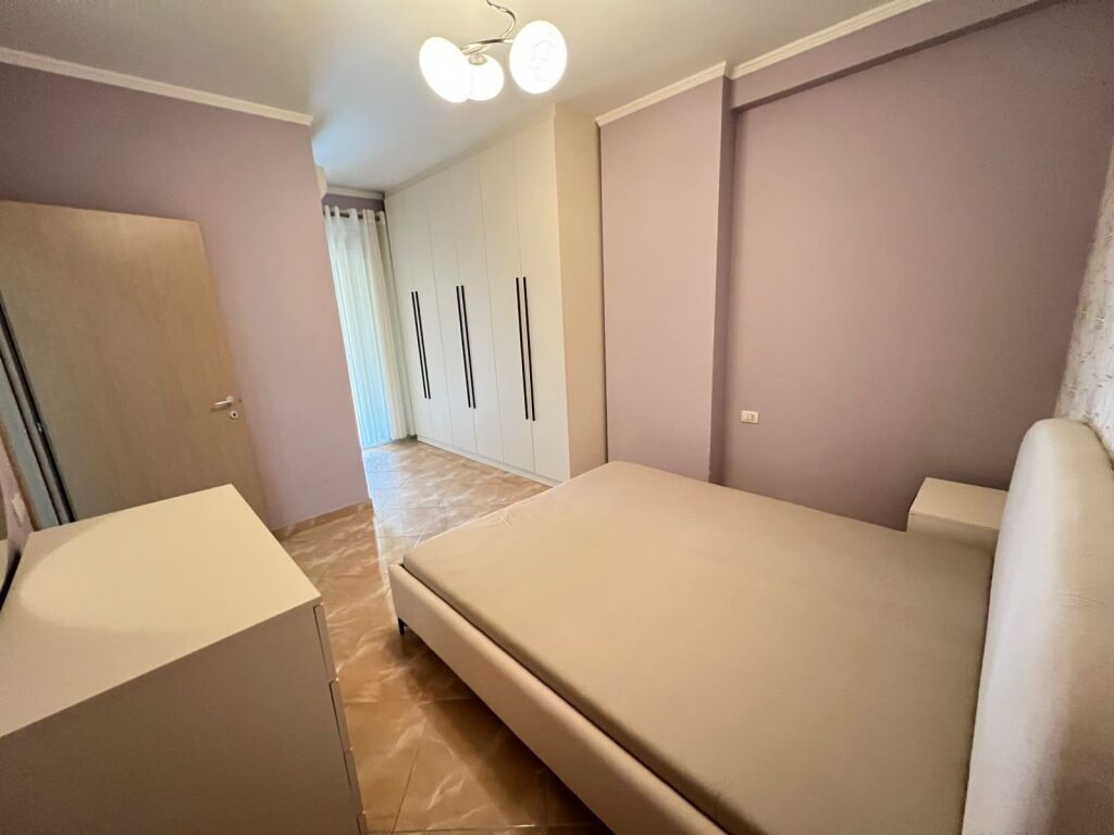 Apartament Me Qera 2+1 Tek Tregu Elektrik (ID B2202101) Tirane