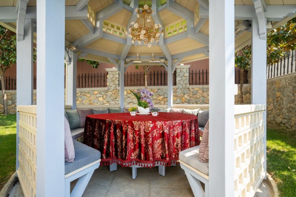 Private house for rent at Artificial Lake 2+1+2