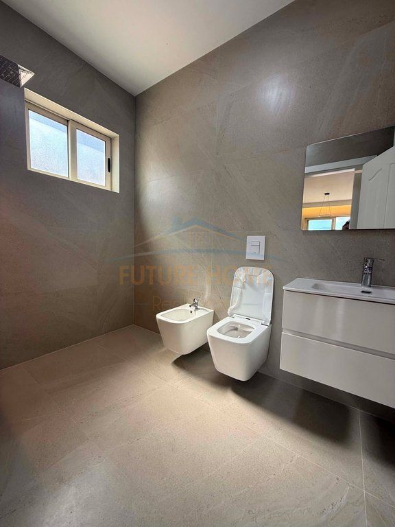 Shitet Apartament 2+1+2, Unaza e Re