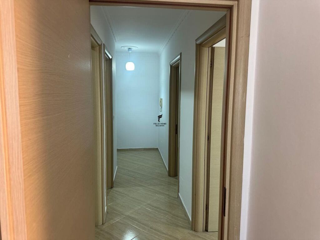 APARTAMENT ME QERA 2+1 BULEVARDI I RI 60.000 LEKE  FH-92523