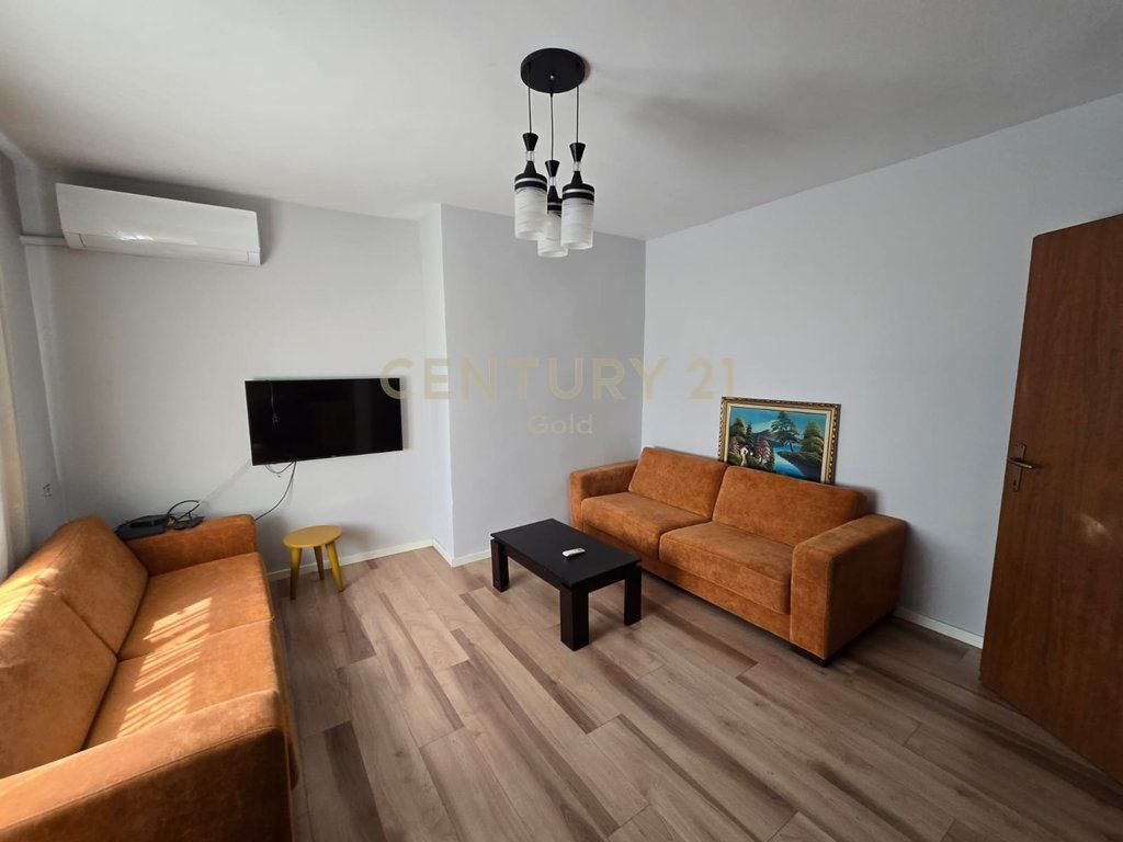 Apartament 1+1 per shitje prane shkolles se baletit 115,000 € 10,700,000 Lekë